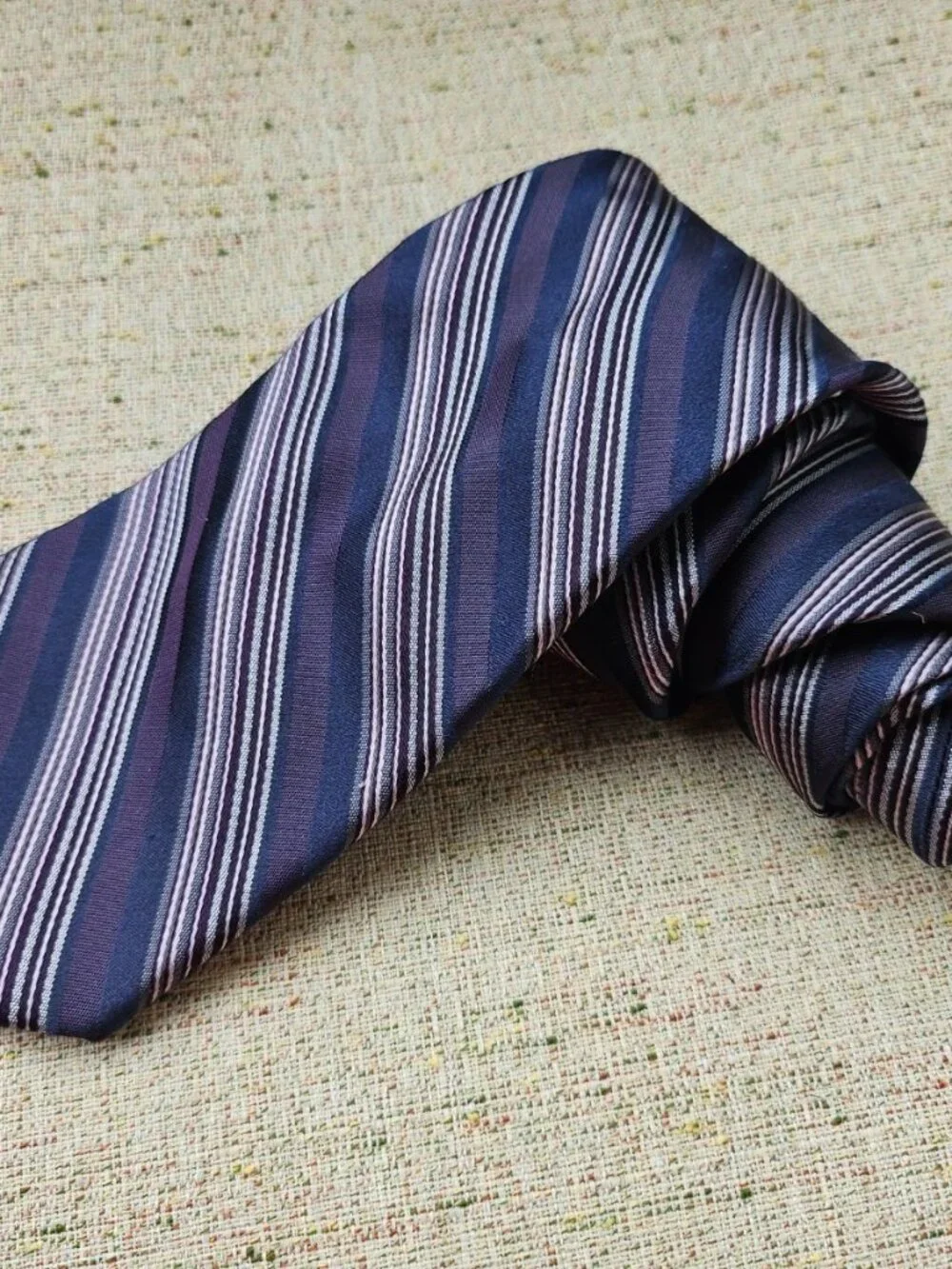 Calvin Klein Men Tie Multi Color Striped Necktie 100% Silk Classic Tie